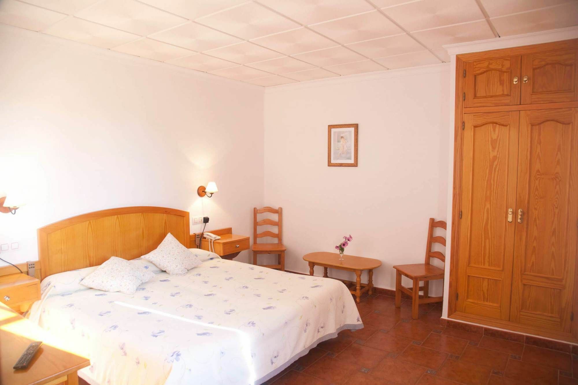 Hostal Mar de Frente Los Canos De Meca Buitenkant foto