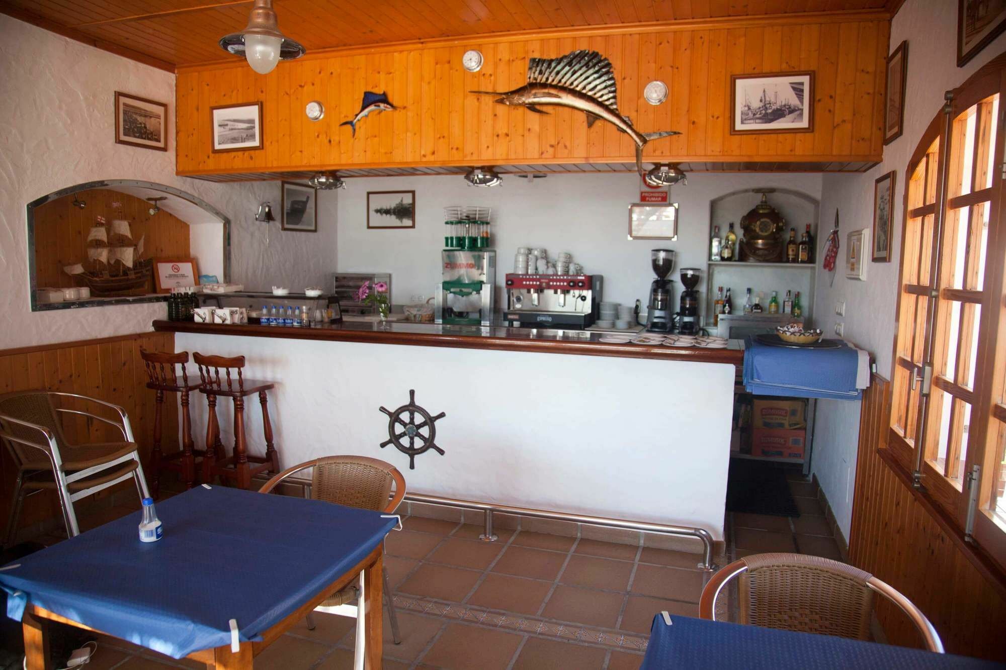 Hostal Mar de Frente Los Canos De Meca Buitenkant foto