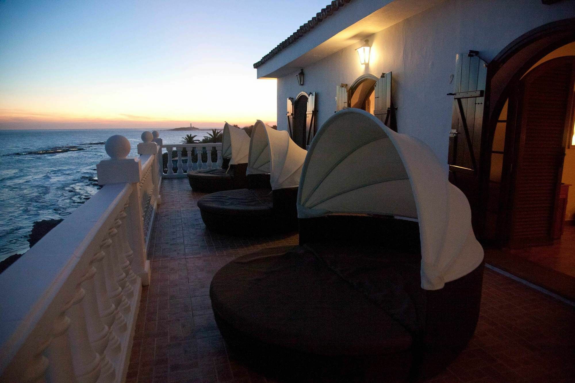 Hostal Mar de Frente Los Canos De Meca Buitenkant foto